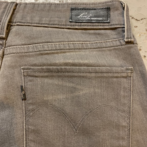 Levi’s Nickel Grey Demi Curve 26x32 Jeans - Picture 9 of 11